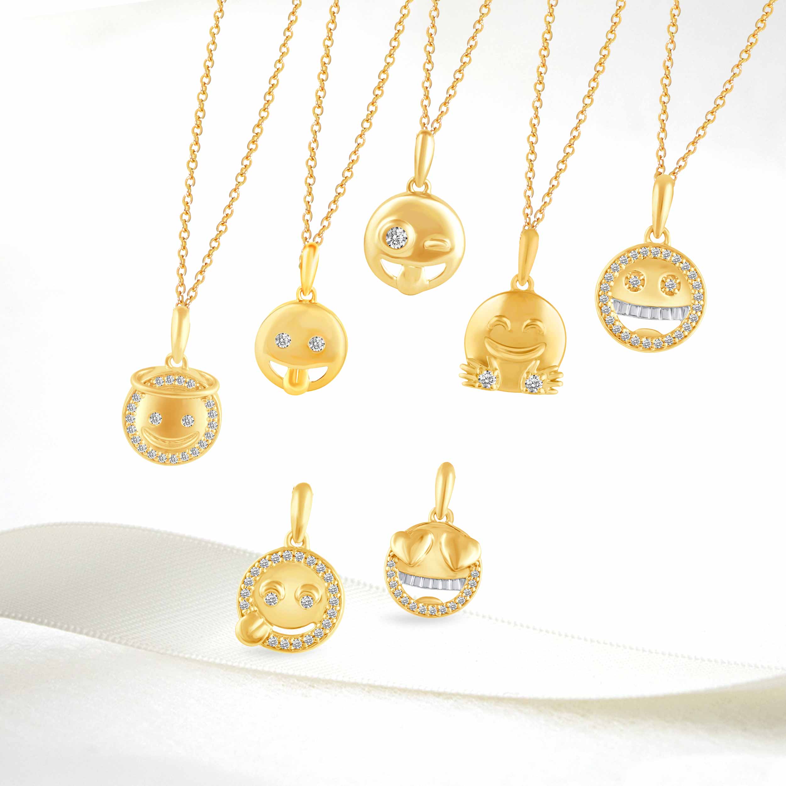1/10 Cttw CZ EMOJI Smiling Face Pendant Necklace set in 925 Sterling Silver Yellow Gold