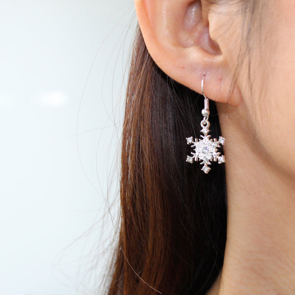 Snowflake Pendant and Earring Set with Silver Plating jewelry